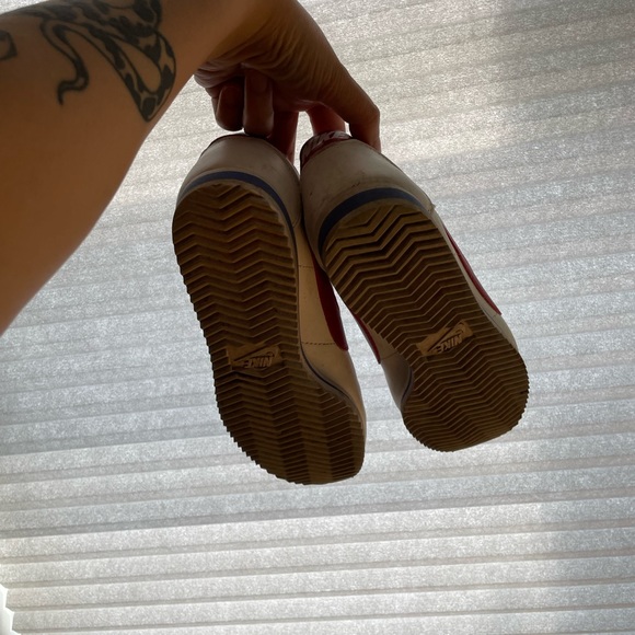 Nike Womens Cortez Sneaker Size 5 - Picture 3 of 3